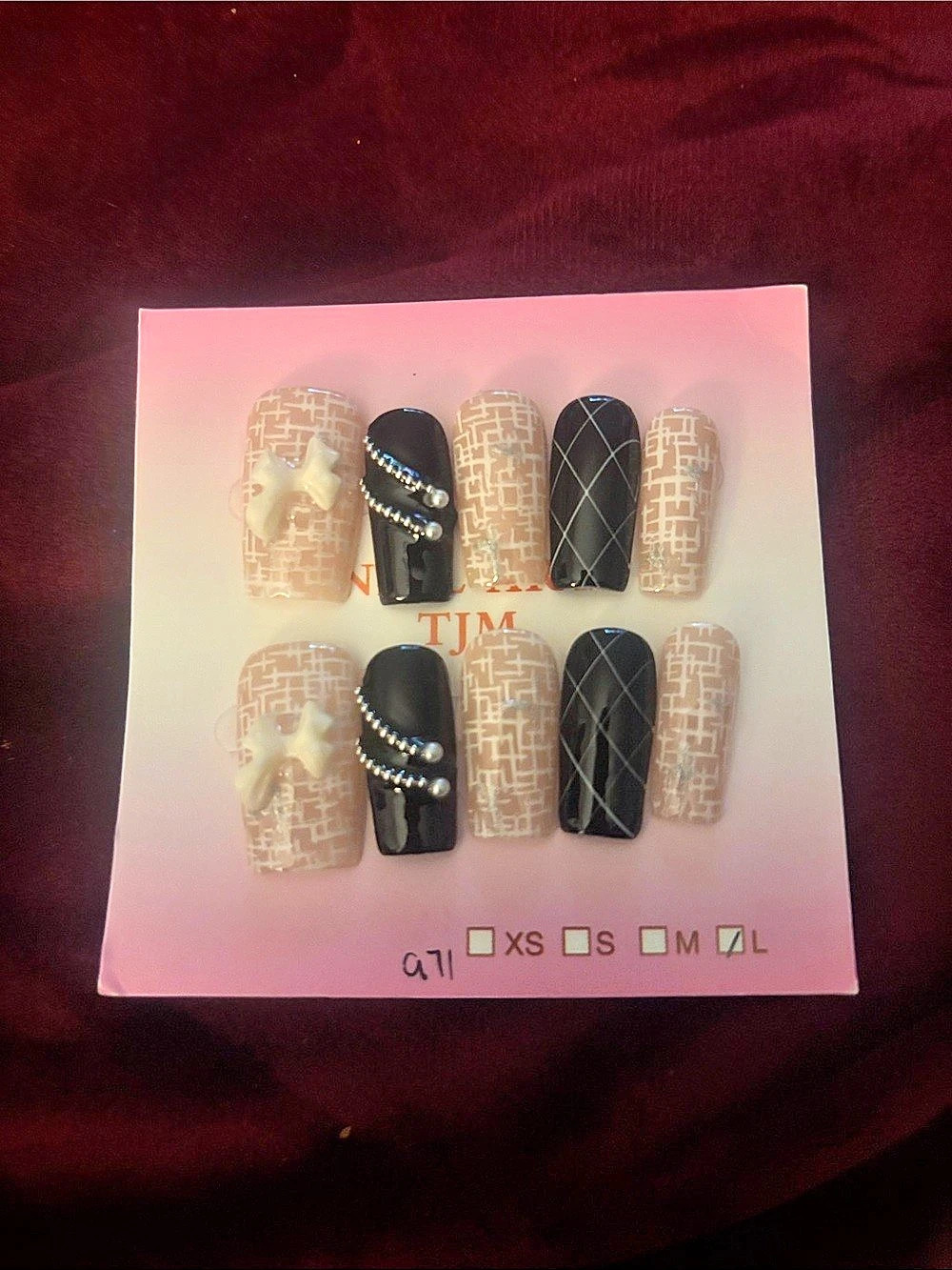 Flying Tiger Copenhagen Press On Nails with 3D Pearls and Bows Large
